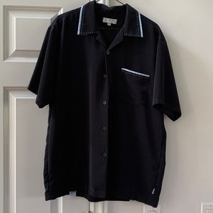 Men’s size medium black/light blue resort wear short sleeve button down shirt